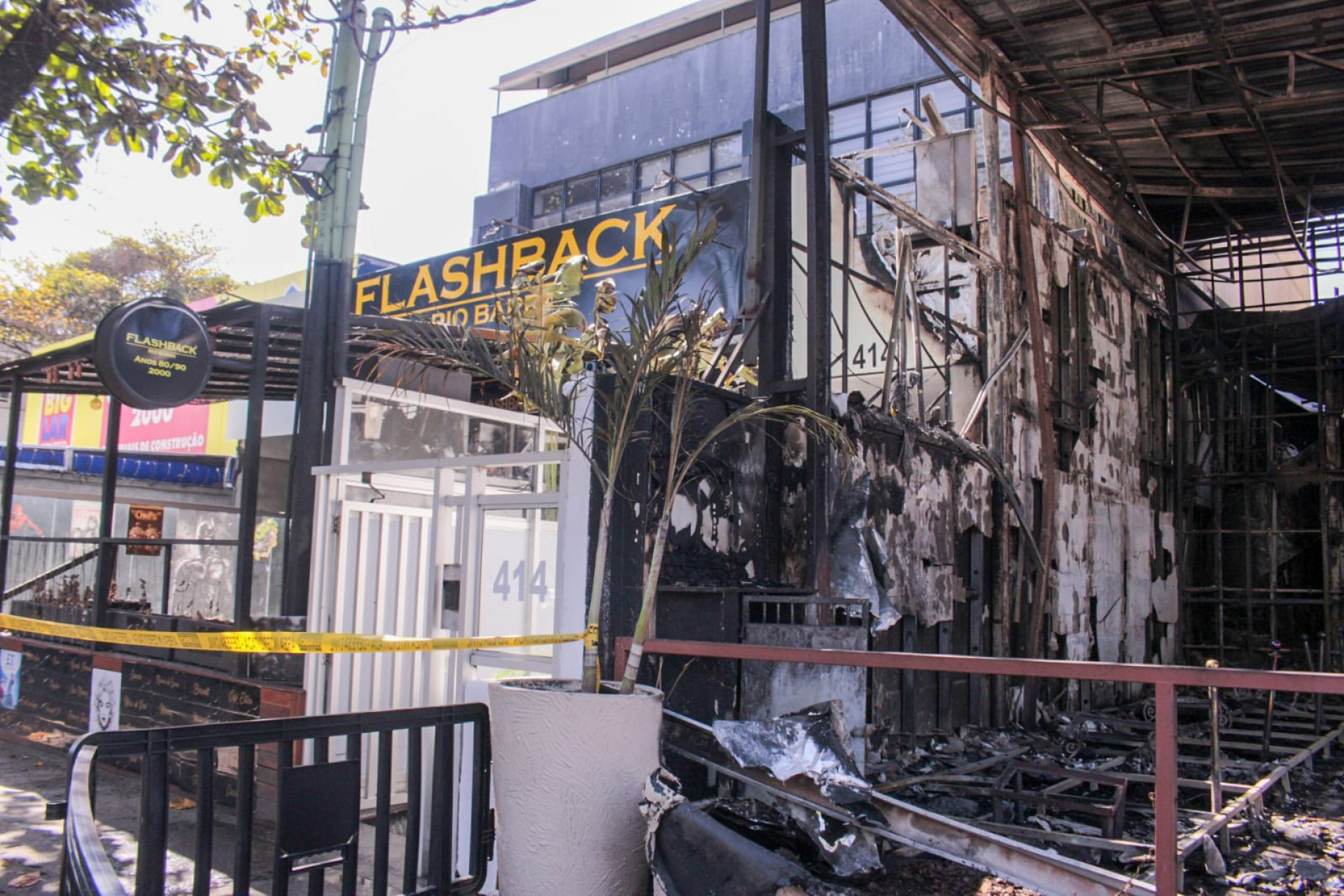 Incêndio destrói o Quintal da Barra; RJMarher perde totem instalado no local